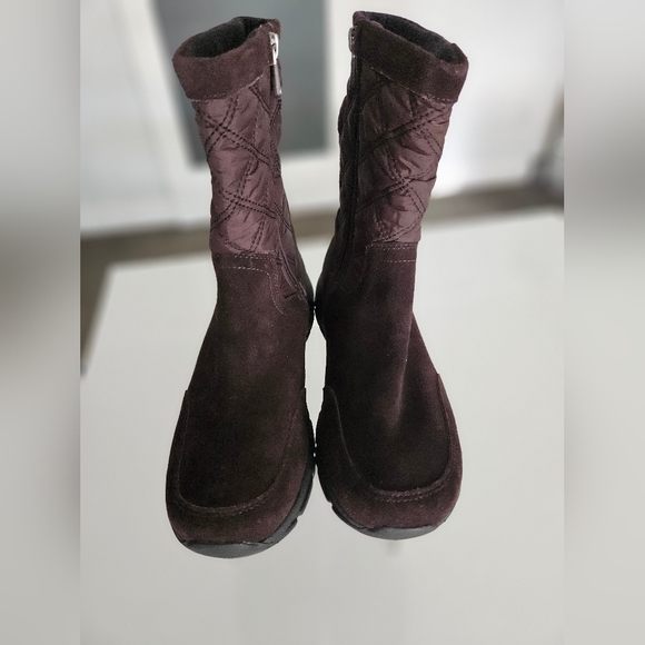 Ladies Brown Suede/ Quilted Winter Boots 9 - Picture 3 of 8